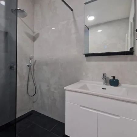With Parking Space - 25063 דירה מאקרסקה